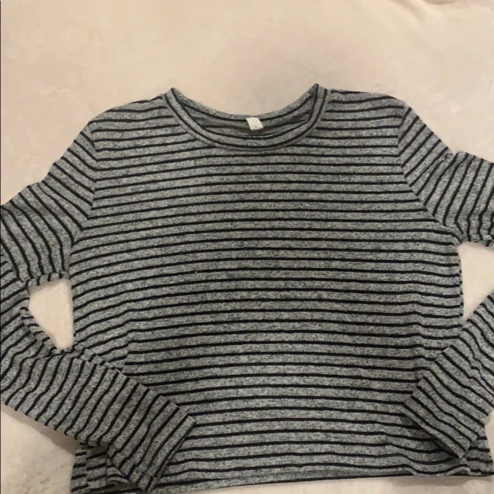 Long sleeve crop top